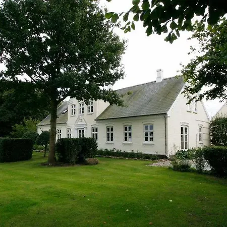 Feriehus Sleeps 15 Wifi