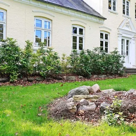 Sleeps 15 Wifi Feriehus Kertinge