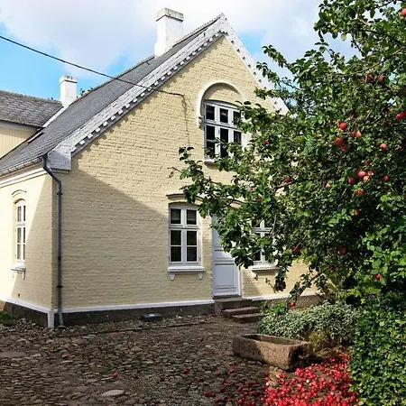 Sleeps 15 Wifi Kertinge
