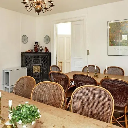 Sleeps 15 Wifi